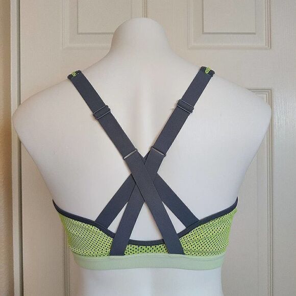 Victoria's Secret VSX Knockout Front Closure Sports Bra - Picture 4 of 11